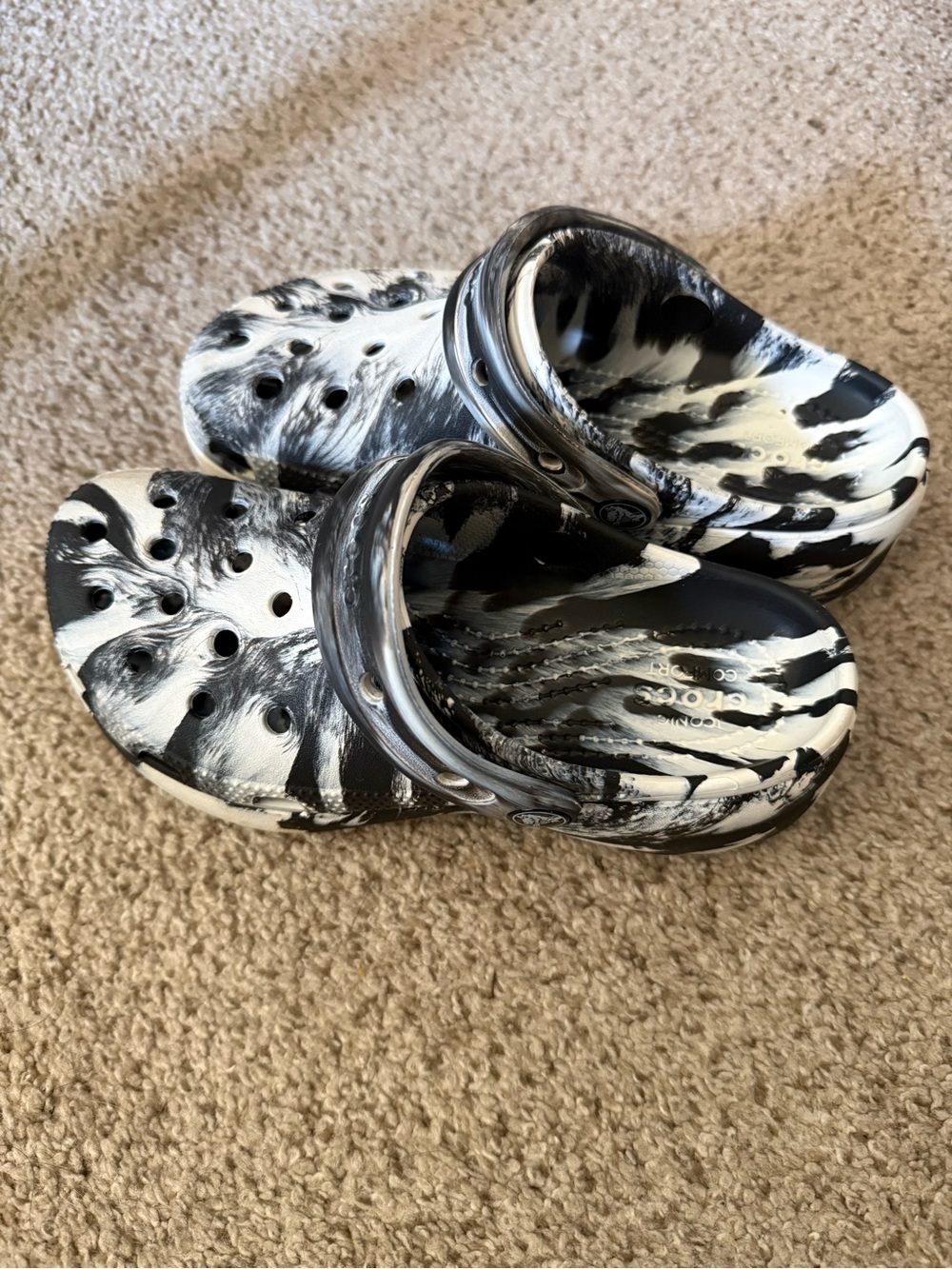 Women Black & White Marbled Clog Shoes